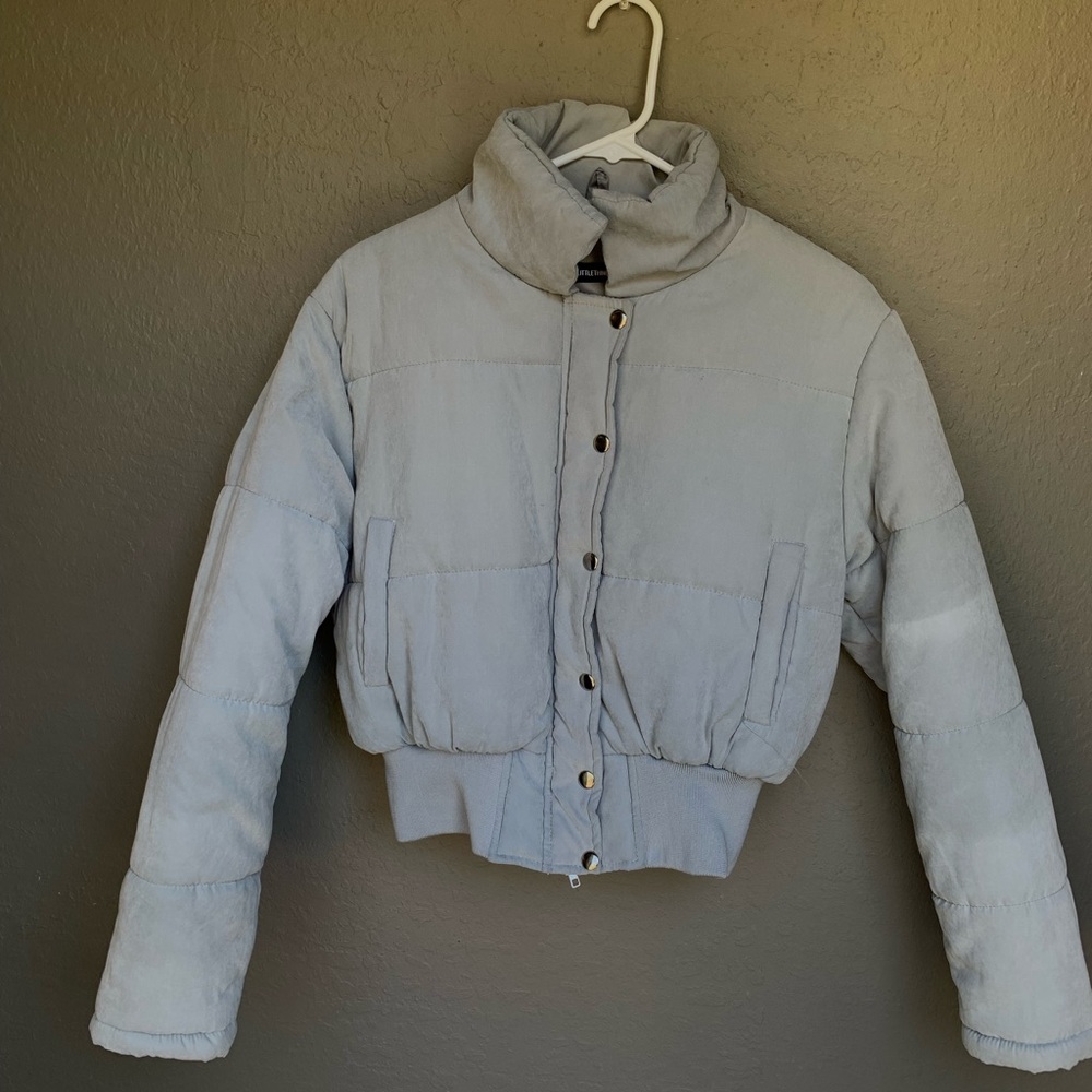 Gray cropped puffy jacket